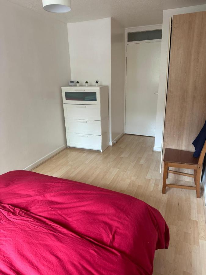 86 Mcdermott Apartment Лондон Екстериор снимка