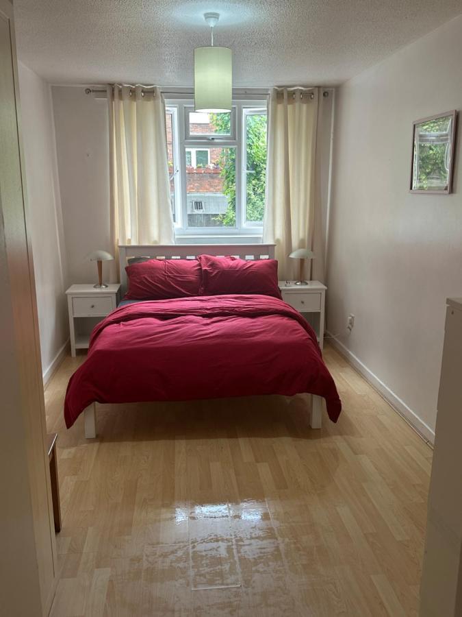 86 Mcdermott Apartment Лондон Екстериор снимка
